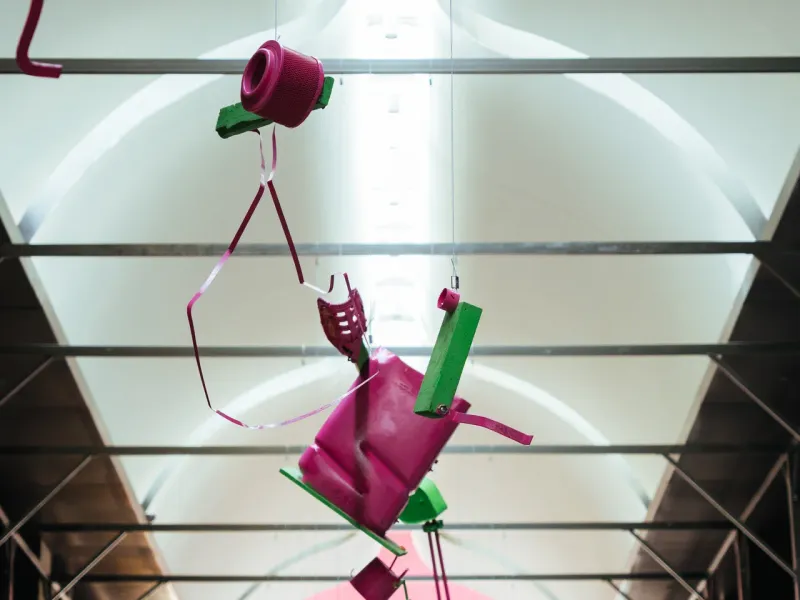 Suspended installation rigging, Doha 5