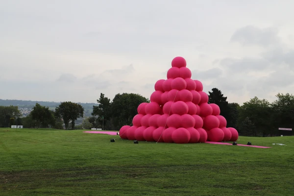 Pyramid XL Sphere Lacoste 3